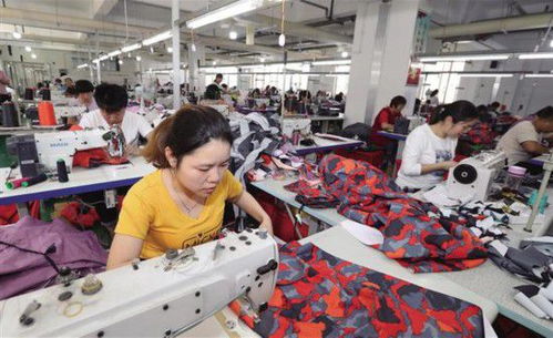 社区工厂助增收 服装加工成新引擎
